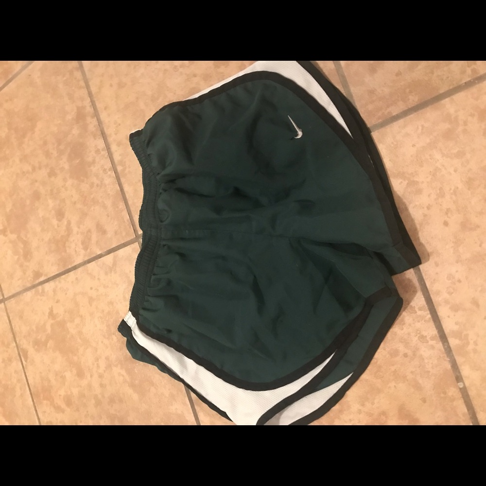 Nike dri fit shorts (s)